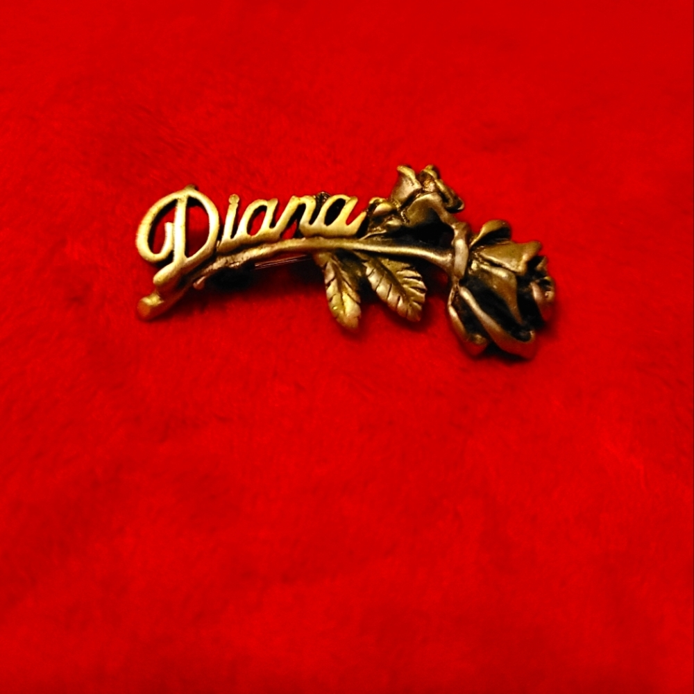 Signature Diana Rose Pin